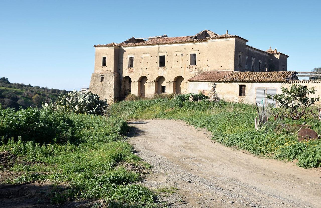 Bed and Breakfast Palazzo Madeo - Residenza D'Epoca Crosia Экстерьер фото